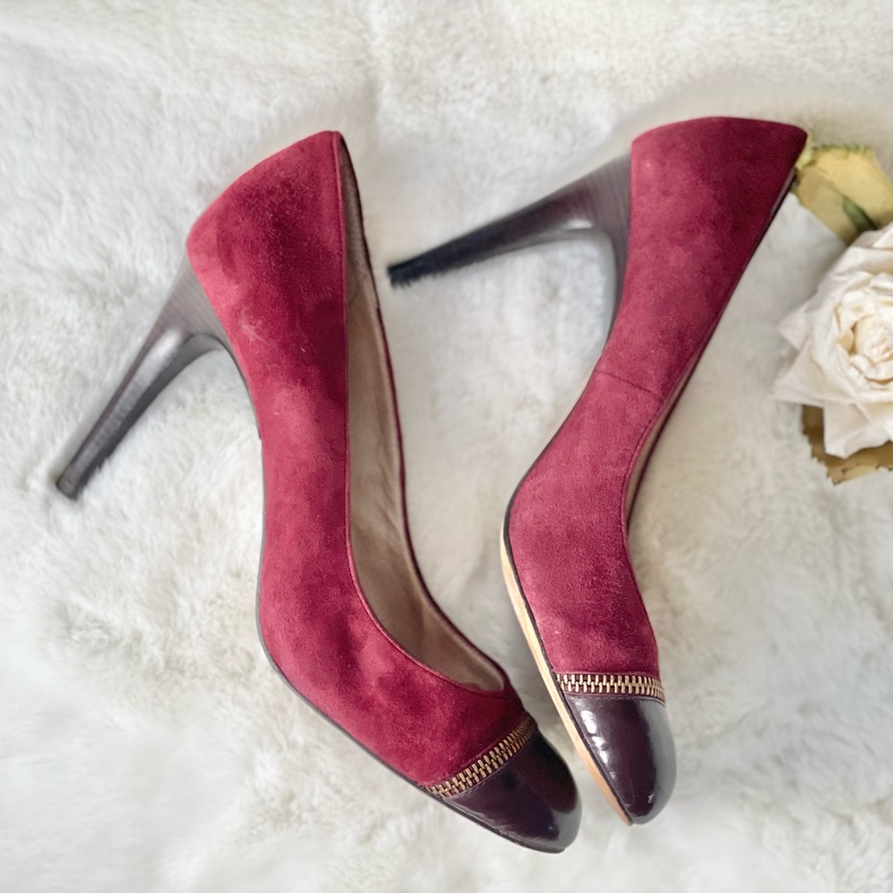 MICHAEL KORS LEATHER-SUEDE RED BURGUNDY 3 3/4” ROUND TOE HEELS w/Brass hardware - Picture 2 of 11